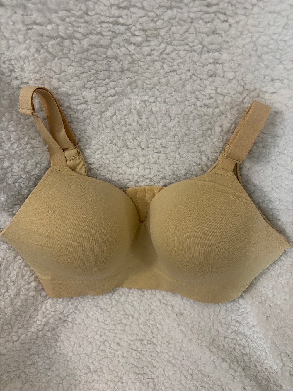Seamless Nude T-Shirt Bra โ Smooth Support in Beige